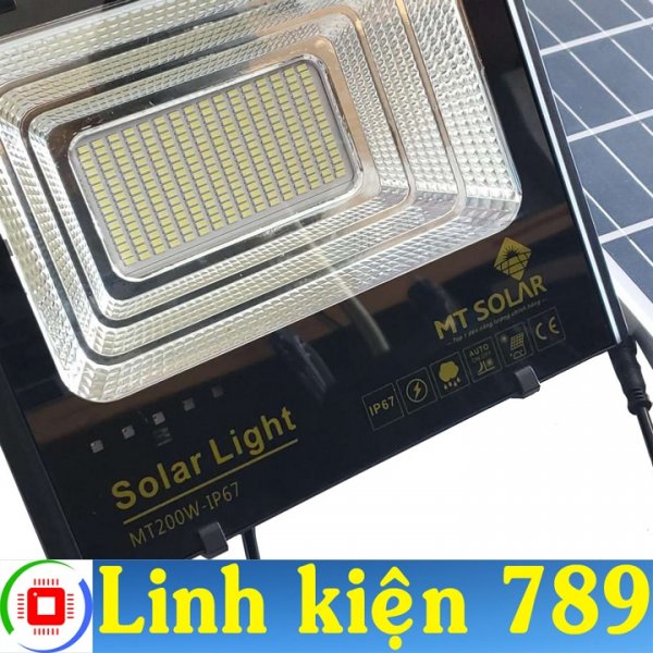  Đèn LED năng lượng mặt trời LED pha 200W MT Solar